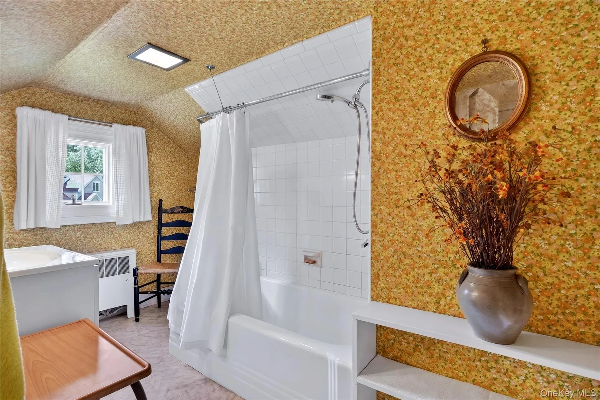 18 Old Farm Road, North Hempstead, NY, 4 Bedrooms Bedrooms, 7 Rooms Rooms,2 BathroomsBathrooms,Residential,For Rent,Old Farm,0,KEY1016471 18 Old Farm Road, North Hempstead, NY, 4 Bedrooms Bedrooms, 7 Rooms Rooms,2 BathroomsBathrooms,Residential,For Rent,Old Farm,0,KEY1016471