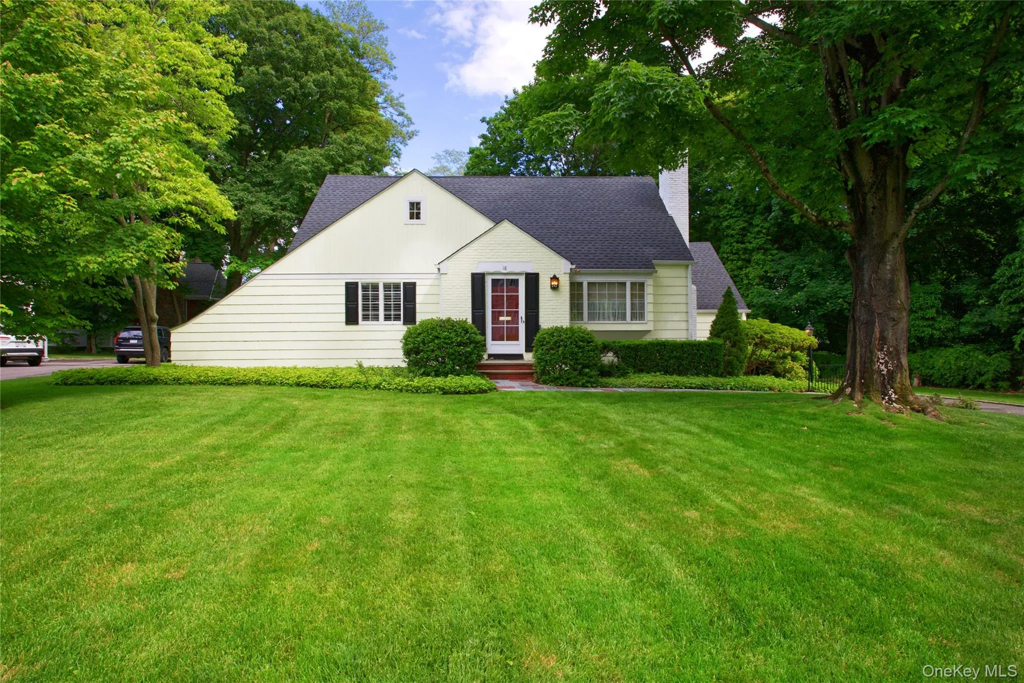18 Old Farm Road, North Hempstead, NY, 4 Bedrooms Bedrooms, 7 Rooms Rooms,2 BathroomsBathrooms,Residential,For Rent,Old Farm,0,KEY1016471 18 Old Farm Road, North Hempstead, NY, 4 Bedrooms Bedrooms, 7 Rooms Rooms,2 BathroomsBathrooms,Residential,For Rent,Old Farm,0,KEY1016471