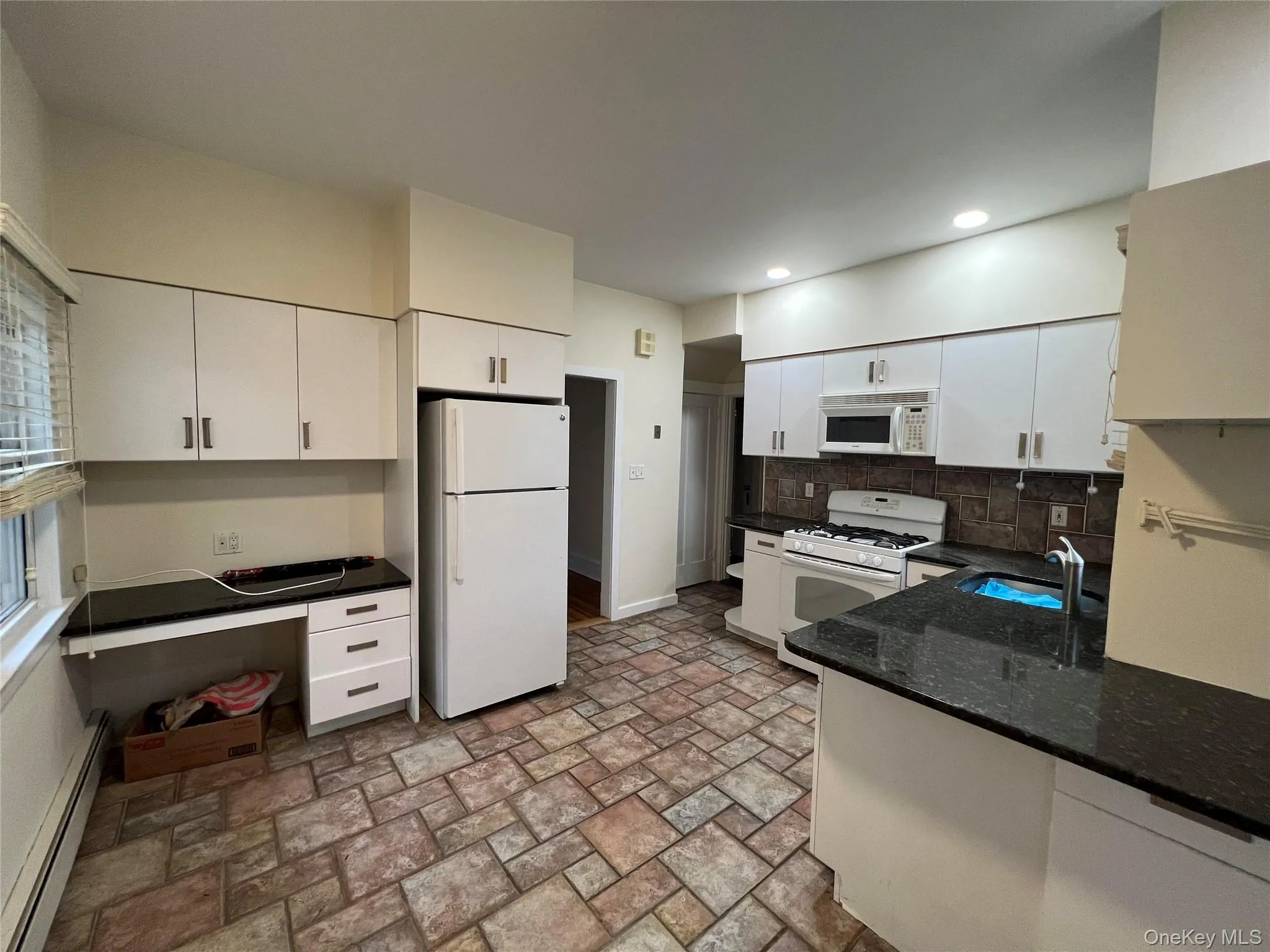 8 Bogart Avenue, North Hempstead, NY, 3 Bedrooms Bedrooms, 8 Rooms Rooms,2 BathroomsBathrooms,Residential Lease,For Rent,Bogart,0,1016474 8 Bogart Avenue, North Hempstead, NY, 3 Bedrooms Bedrooms, 8 Rooms Rooms,2 BathroomsBathrooms,Residential Lease,For Rent,Bogart,0,1016474