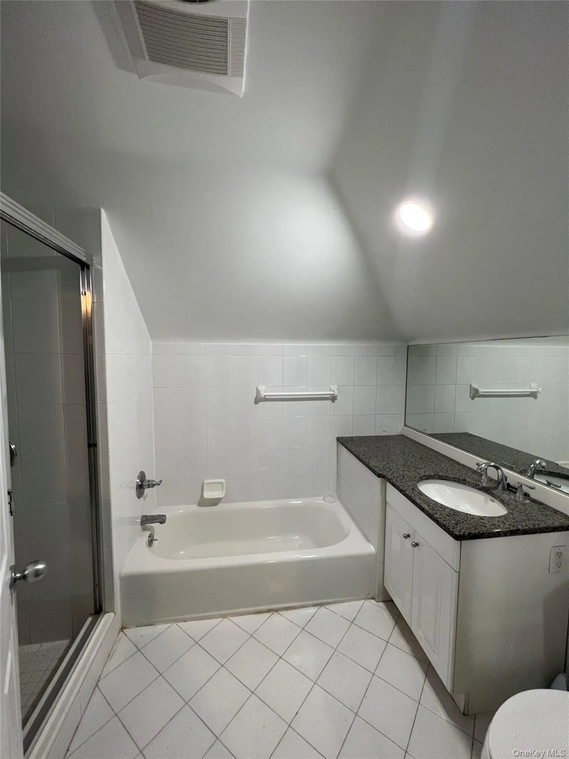 8 Bogart Avenue, North Hempstead, NY, 3 Bedrooms Bedrooms, 8 Rooms Rooms,2 BathroomsBathrooms,Residential Lease,For Rent,Bogart,0,1016474 8 Bogart Avenue, North Hempstead, NY, 3 Bedrooms Bedrooms, 8 Rooms Rooms,2 BathroomsBathrooms,Residential Lease,For Rent,Bogart,0,1016474