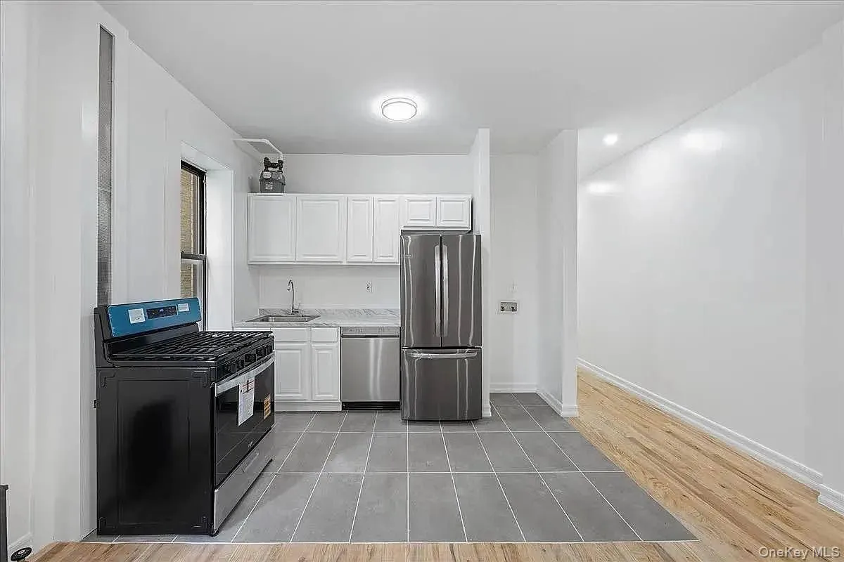 160 Wadsworth Avenue, New York, NY, 2 Bedrooms Bedrooms, 4 Rooms Rooms,1 BathroomBathrooms,Residential,For Rent,Wadsworth,0,1016475 160 Wadsworth Avenue, New York, NY, 2 Bedrooms Bedrooms, 4 Rooms Rooms,1 BathroomBathrooms,Residential,For Rent,Wadsworth,0,1016475