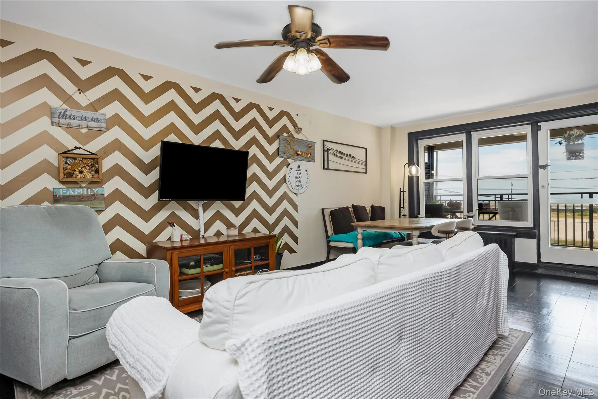 1 East Broadway, Long Beach, NY, 2 Bedrooms Bedrooms, 5 Rooms Rooms,1 BathroomBathrooms,Residential,For Rent,East Broadway,0,1016476 1 East Broadway, Long Beach, NY, 2 Bedrooms Bedrooms, 5 Rooms Rooms,1 BathroomBathrooms,Residential,For Rent,East Broadway,0,1016476