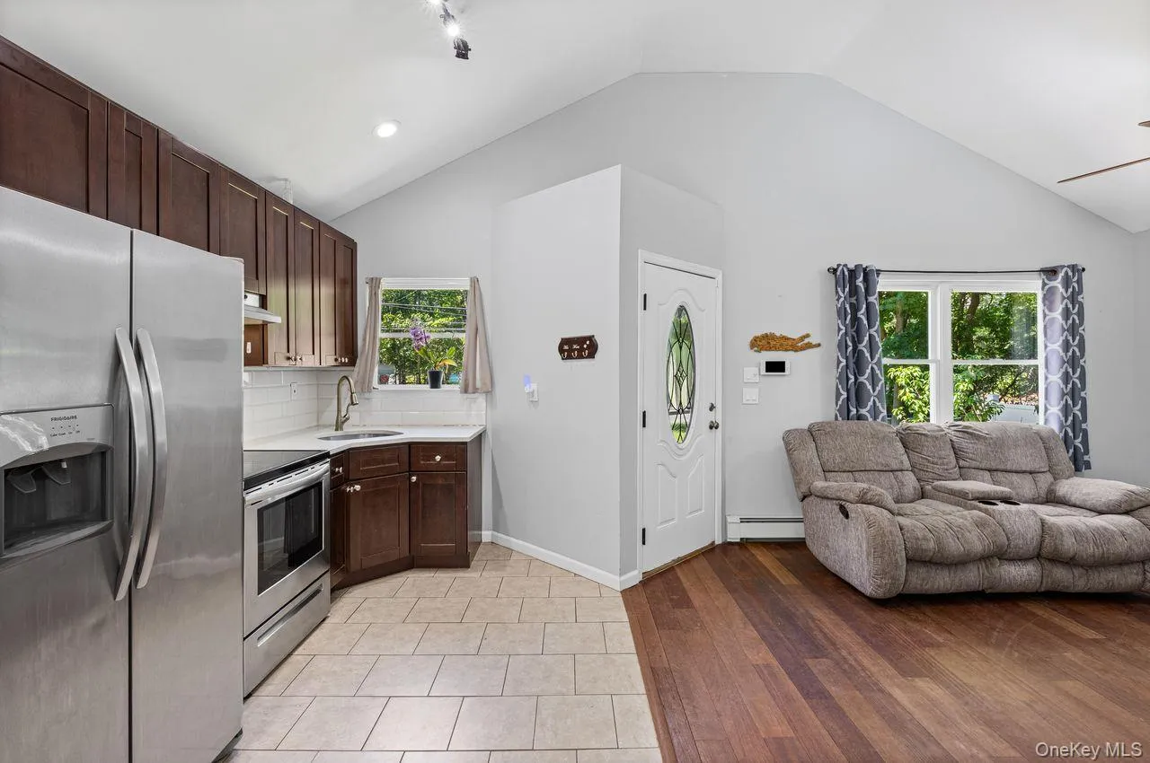 283 Railroad Avenue, Brookhaven, NY, 2 Bedrooms Bedrooms, 3 Rooms Rooms,1 BathroomBathrooms,Residential,For Rent,Railroad,0,KEY1016482 283 Railroad Avenue, Brookhaven, NY, 2 Bedrooms Bedrooms, 3 Rooms Rooms,1 BathroomBathrooms,Residential,For Rent,Railroad,0,KEY1016482