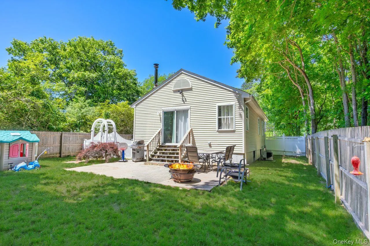 283 Railroad Avenue, Brookhaven, NY, 2 Bedrooms Bedrooms, 3 Rooms Rooms,1 BathroomBathrooms,Residential,For Rent,Railroad,0,KEY1016482 283 Railroad Avenue, Brookhaven, NY, 2 Bedrooms Bedrooms, 3 Rooms Rooms,1 BathroomBathrooms,Residential,For Rent,Railroad,0,KEY1016482