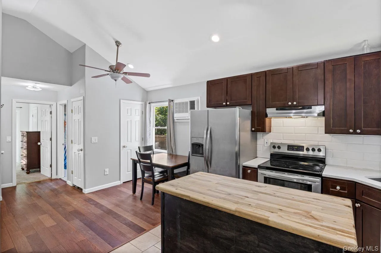 283 Railroad Avenue, Brookhaven, NY, 2 Bedrooms Bedrooms, 3 Rooms Rooms,1 BathroomBathrooms,Residential,For Rent,Railroad,0,KEY1016482 283 Railroad Avenue, Brookhaven, NY, 2 Bedrooms Bedrooms, 3 Rooms Rooms,1 BathroomBathrooms,Residential,For Rent,Railroad,0,KEY1016482
