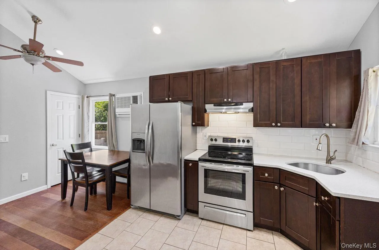 283 Railroad Avenue, Brookhaven, NY, 2 Bedrooms Bedrooms, 3 Rooms Rooms,1 BathroomBathrooms,Residential,For Rent,Railroad,0,KEY1016482 283 Railroad Avenue, Brookhaven, NY, 2 Bedrooms Bedrooms, 3 Rooms Rooms,1 BathroomBathrooms,Residential,For Rent,Railroad,0,KEY1016482