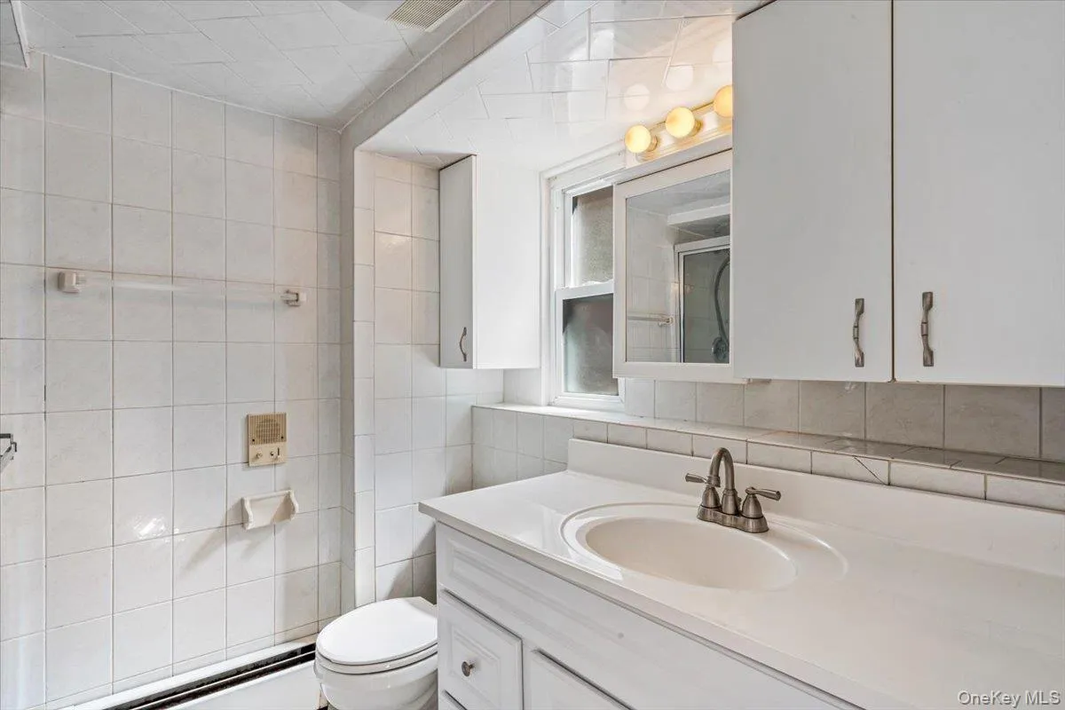 7 Margaret Drive, Oyster Bay, NY, 3 Bedrooms Bedrooms, 7 Rooms Rooms,2 BathroomsBathrooms,Residential,For Rent,Margaret,0,1016484 7 Margaret Drive, Oyster Bay, NY, 3 Bedrooms Bedrooms, 7 Rooms Rooms,2 BathroomsBathrooms,Residential,For Rent,Margaret,0,1016484