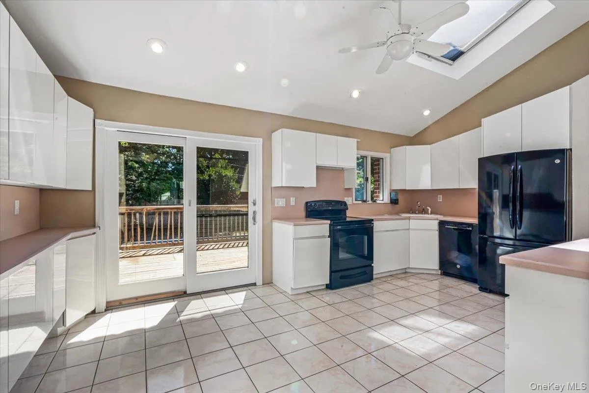7 Margaret Drive, Oyster Bay, NY, 3 Bedrooms Bedrooms, 7 Rooms Rooms,2 BathroomsBathrooms,Residential,For Rent,Margaret,0,1016484 7 Margaret Drive, Oyster Bay, NY, 3 Bedrooms Bedrooms, 7 Rooms Rooms,2 BathroomsBathrooms,Residential,For Rent,Margaret,0,1016484