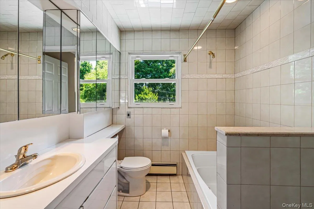 7 Margaret Drive, Oyster Bay, NY, 3 Bedrooms Bedrooms, 7 Rooms Rooms,2 BathroomsBathrooms,Residential,For Rent,Margaret,0,1016484 7 Margaret Drive, Oyster Bay, NY, 3 Bedrooms Bedrooms, 7 Rooms Rooms,2 BathroomsBathrooms,Residential,For Rent,Margaret,0,1016484