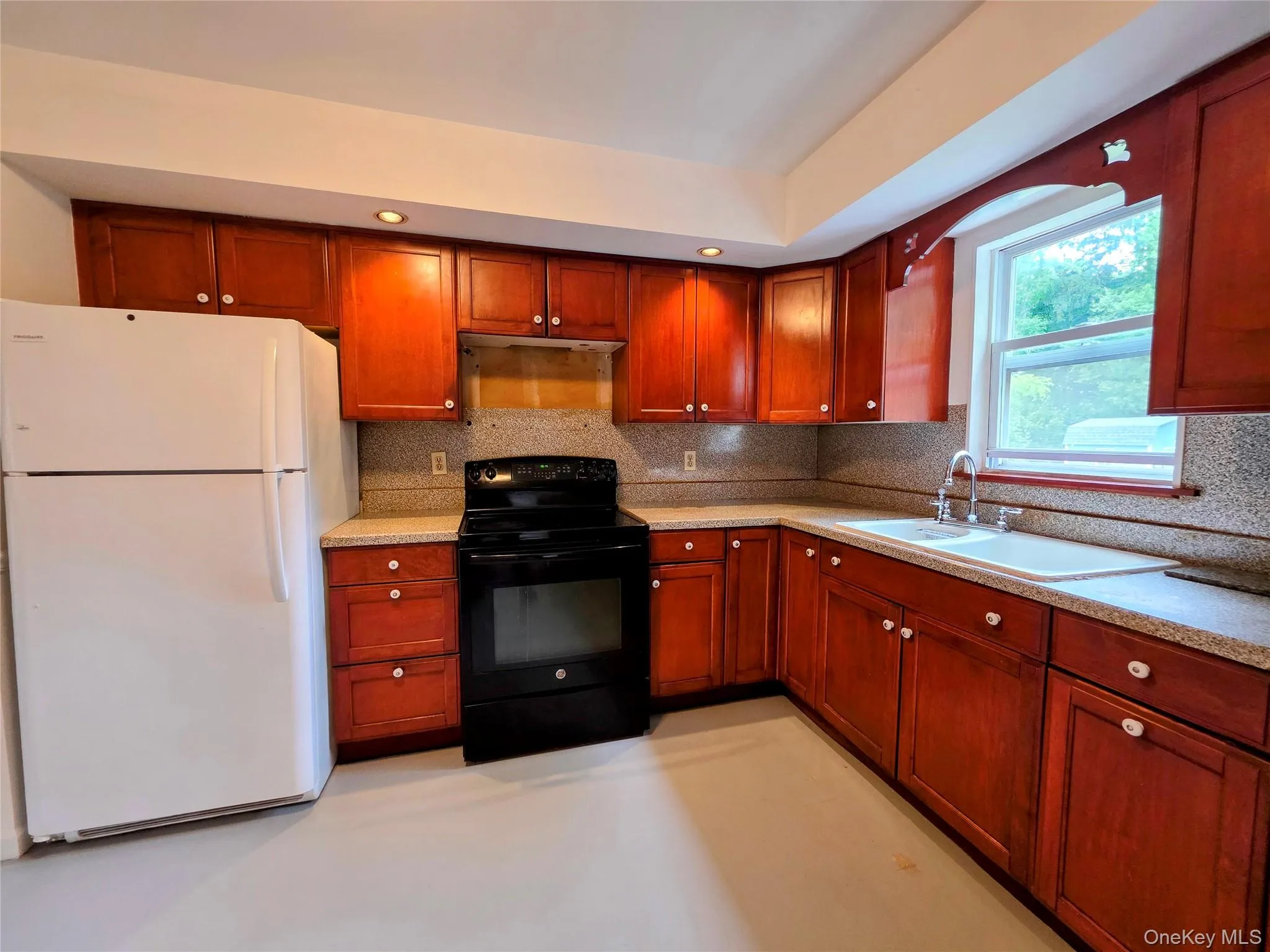 3 Abbey Road, Hyde Park, NY, 3 Bedrooms Bedrooms, 8 Rooms Rooms,1 BathroomBathrooms,Residential,For Rent,Abbey,0,1016491 3 Abbey Road, Hyde Park, NY, 3 Bedrooms Bedrooms, 8 Rooms Rooms,1 BathroomBathrooms,Residential,For Rent,Abbey,0,1016491