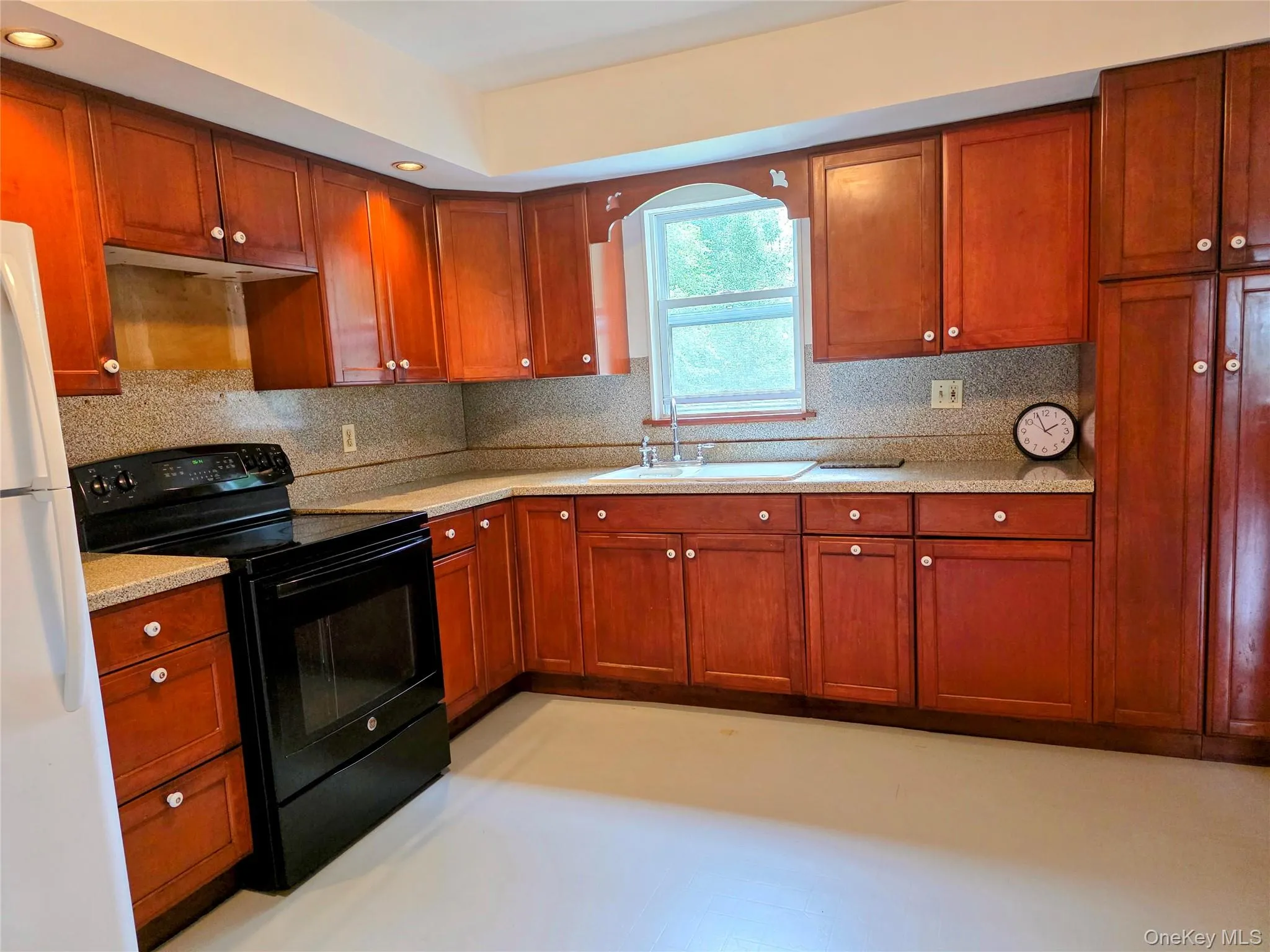 3 Abbey Road, Hyde Park, NY, 3 Bedrooms Bedrooms, 8 Rooms Rooms,1 BathroomBathrooms,Residential,For Rent,Abbey,0,1016491 3 Abbey Road, Hyde Park, NY, 3 Bedrooms Bedrooms, 8 Rooms Rooms,1 BathroomBathrooms,Residential,For Rent,Abbey,0,1016491