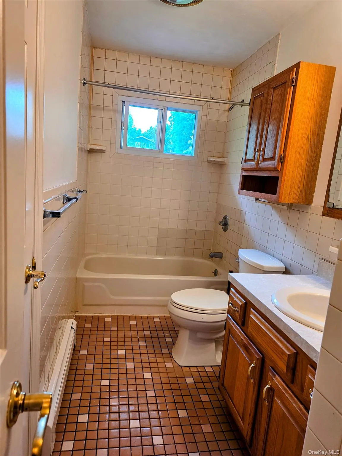 3 Abbey Road, Hyde Park, NY, 3 Bedrooms Bedrooms, 8 Rooms Rooms,1 BathroomBathrooms,Residential,For Rent,Abbey,0,1016491 3 Abbey Road, Hyde Park, NY, 3 Bedrooms Bedrooms, 8 Rooms Rooms,1 BathroomBathrooms,Residential,For Rent,Abbey,0,1016491