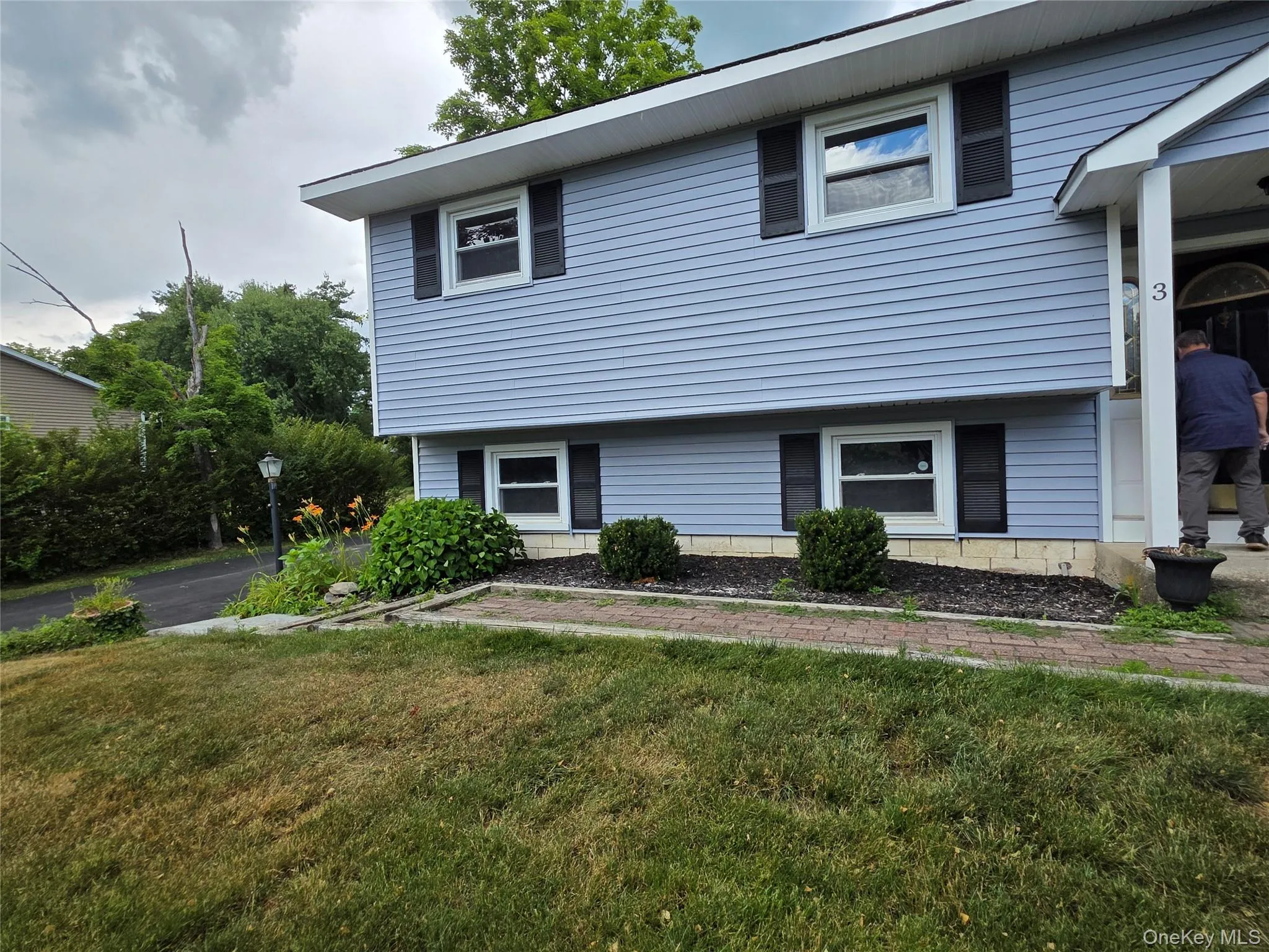 3 Abbey Road, Hyde Park, NY, 3 Bedrooms Bedrooms, 8 Rooms Rooms,1 BathroomBathrooms,Residential,For Rent,Abbey,0,1016491 3 Abbey Road, Hyde Park, NY, 3 Bedrooms Bedrooms, 8 Rooms Rooms,1 BathroomBathrooms,Residential,For Rent,Abbey,0,1016491