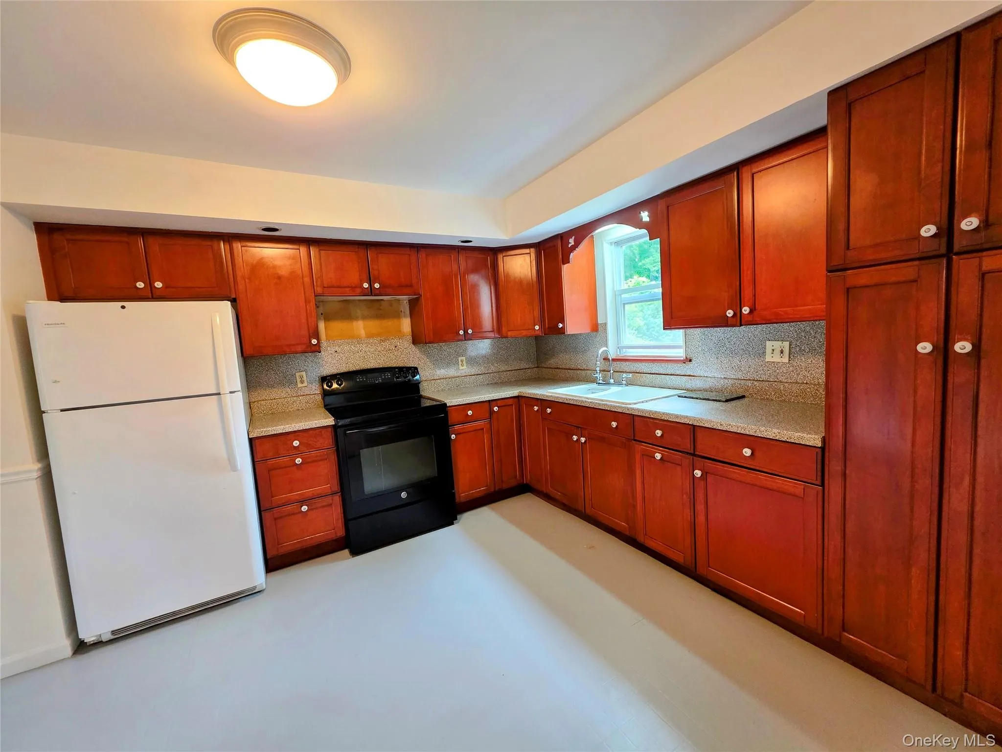 3 Abbey Road, Hyde Park, NY, 3 Bedrooms Bedrooms, 8 Rooms Rooms,1 BathroomBathrooms,Residential,For Rent,Abbey,0,1016491 3 Abbey Road, Hyde Park, NY, 3 Bedrooms Bedrooms, 8 Rooms Rooms,1 BathroomBathrooms,Residential,For Rent,Abbey,0,1016491