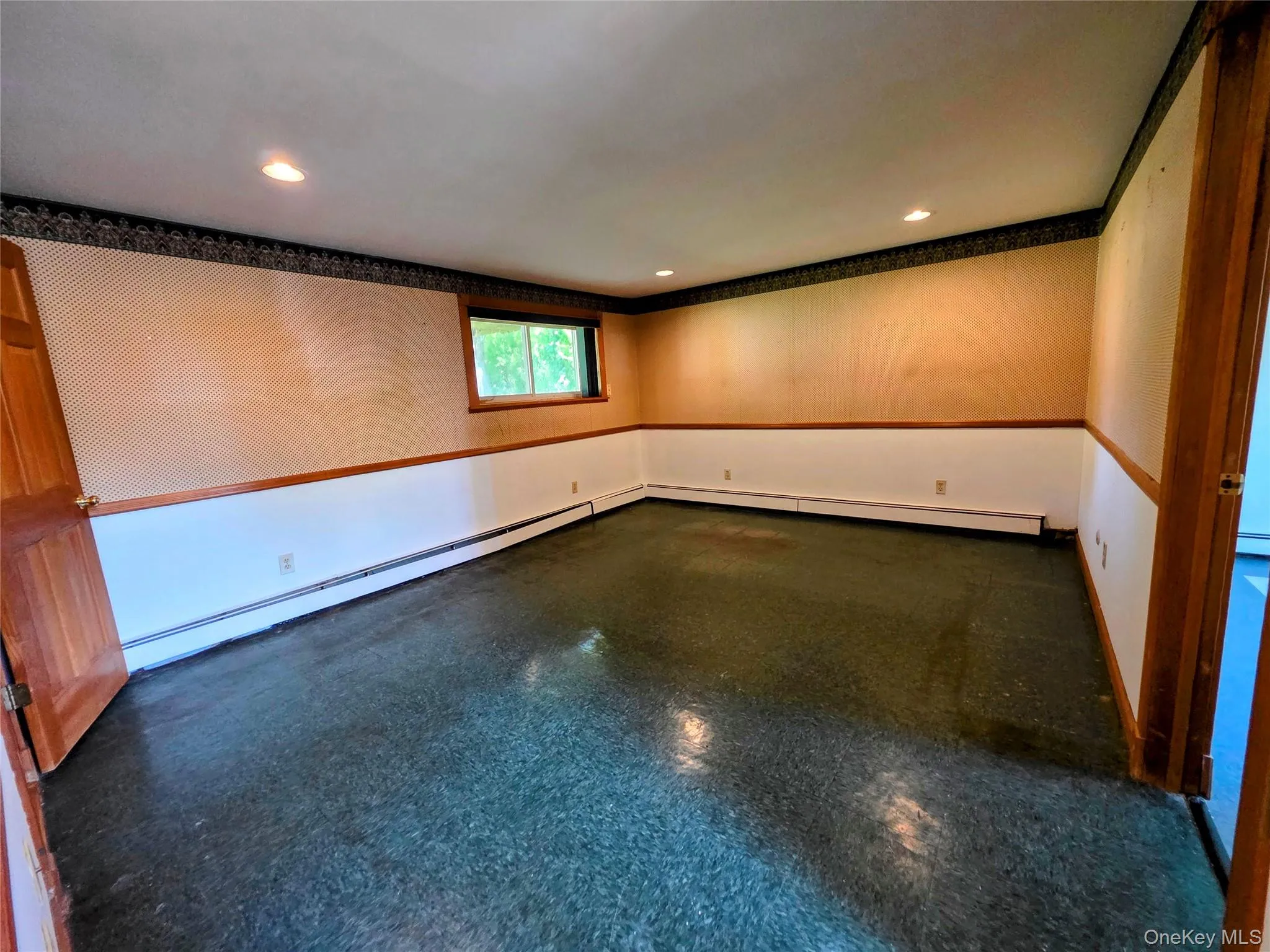 3 Abbey Road, Hyde Park, NY, 3 Bedrooms Bedrooms, 8 Rooms Rooms,1 BathroomBathrooms,Residential,For Rent,Abbey,0,1016491 3 Abbey Road, Hyde Park, NY, 3 Bedrooms Bedrooms, 8 Rooms Rooms,1 BathroomBathrooms,Residential,For Rent,Abbey,0,1016491