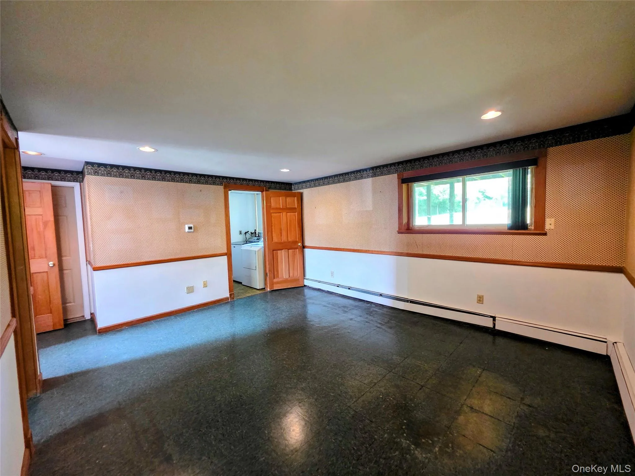3 Abbey Road, Hyde Park, NY, 3 Bedrooms Bedrooms, 8 Rooms Rooms,1 BathroomBathrooms,Residential,For Rent,Abbey,0,1016491 3 Abbey Road, Hyde Park, NY, 3 Bedrooms Bedrooms, 8 Rooms Rooms,1 BathroomBathrooms,Residential,For Rent,Abbey,0,1016491