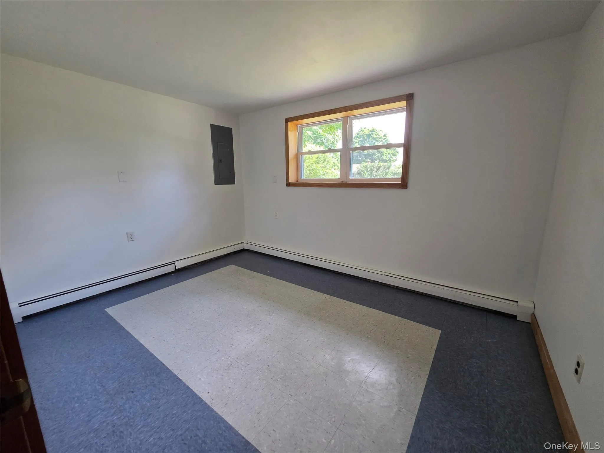 3 Abbey Road, Hyde Park, NY, 3 Bedrooms Bedrooms, 8 Rooms Rooms,1 BathroomBathrooms,Residential,For Rent,Abbey,0,1016491 3 Abbey Road, Hyde Park, NY, 3 Bedrooms Bedrooms, 8 Rooms Rooms,1 BathroomBathrooms,Residential,For Rent,Abbey,0,1016491