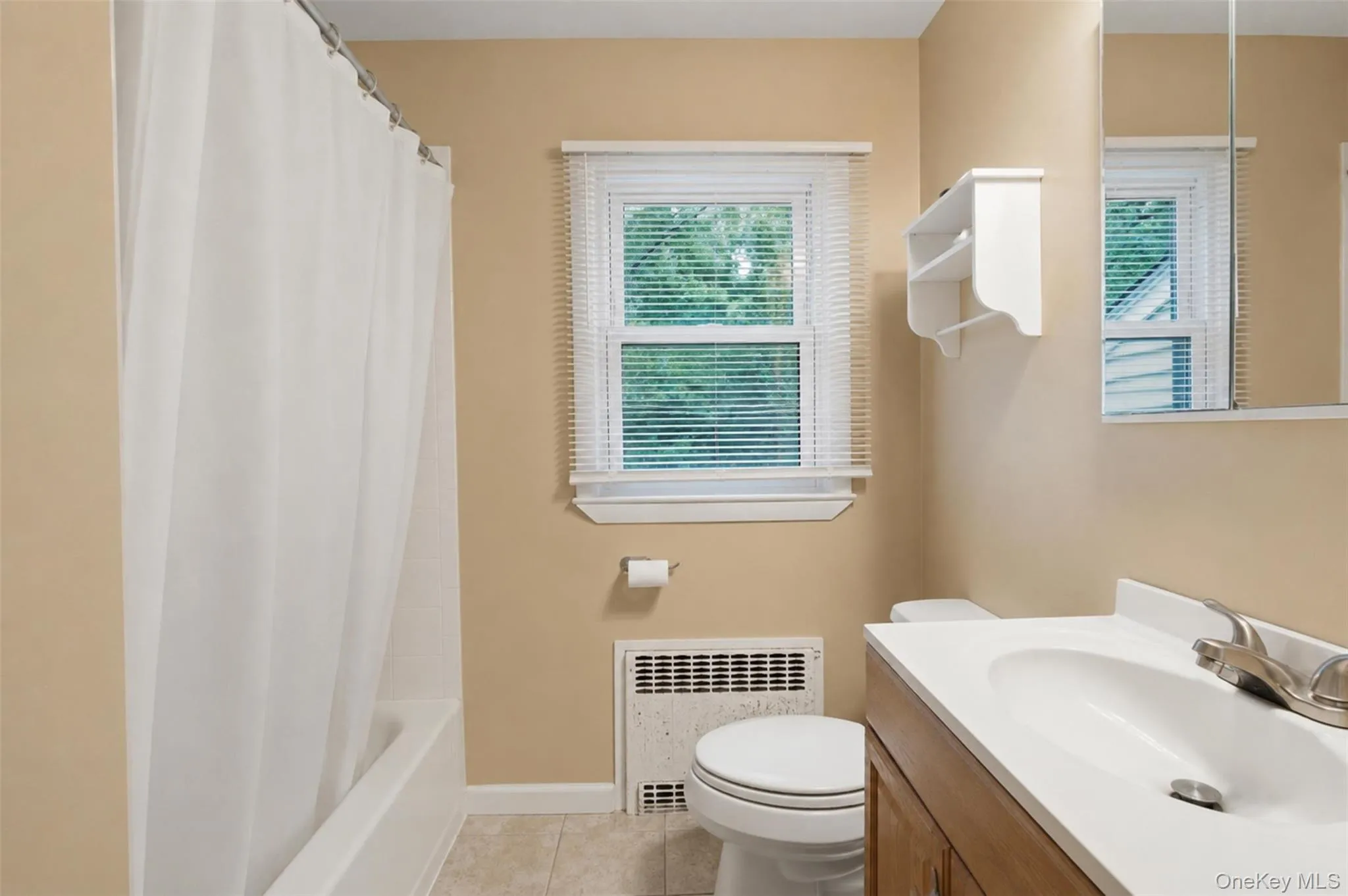 4 Lorraine Road, Lewisboro, NY, 3 Bedrooms Bedrooms, 6 Rooms Rooms,1 BathroomBathrooms,Residential,For Rent,Lorraine,0,1016494 4 Lorraine Road, Lewisboro, NY, 3 Bedrooms Bedrooms, 6 Rooms Rooms,1 BathroomBathrooms,Residential,For Rent,Lorraine,0,1016494