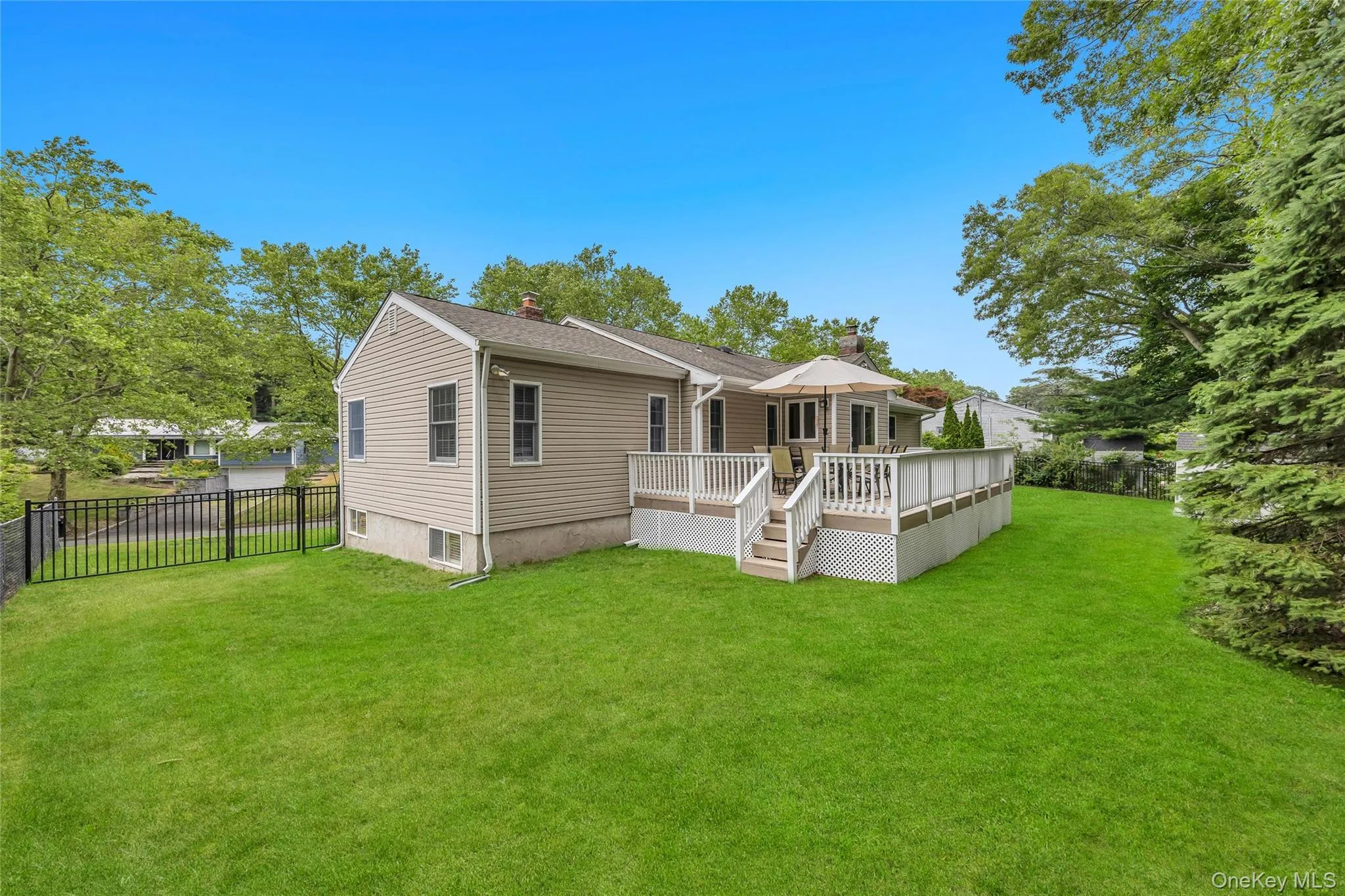 4 Long Hill Road, Smithtown, NY, 5 Bedrooms Bedrooms, 9 Rooms Rooms,3 BathroomsBathrooms,Residential,For Rent,Long Hill,0,1016495 4 Long Hill Road, Smithtown, NY, 5 Bedrooms Bedrooms, 9 Rooms Rooms,3 BathroomsBathrooms,Residential,For Rent,Long Hill,0,1016495