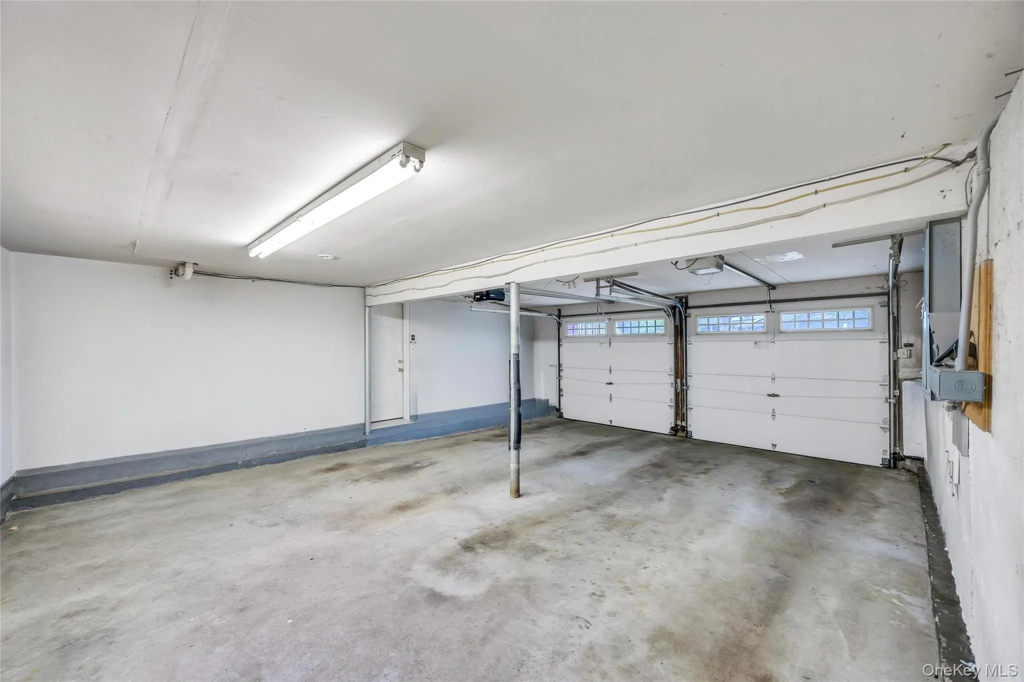 4 Long Hill Road, Smithtown, NY, 5 Bedrooms Bedrooms, 9 Rooms Rooms,3 BathroomsBathrooms,Residential,For Rent,Long Hill,0,1016495 4 Long Hill Road, Smithtown, NY, 5 Bedrooms Bedrooms, 9 Rooms Rooms,3 BathroomsBathrooms,Residential,For Rent,Long Hill,0,1016495