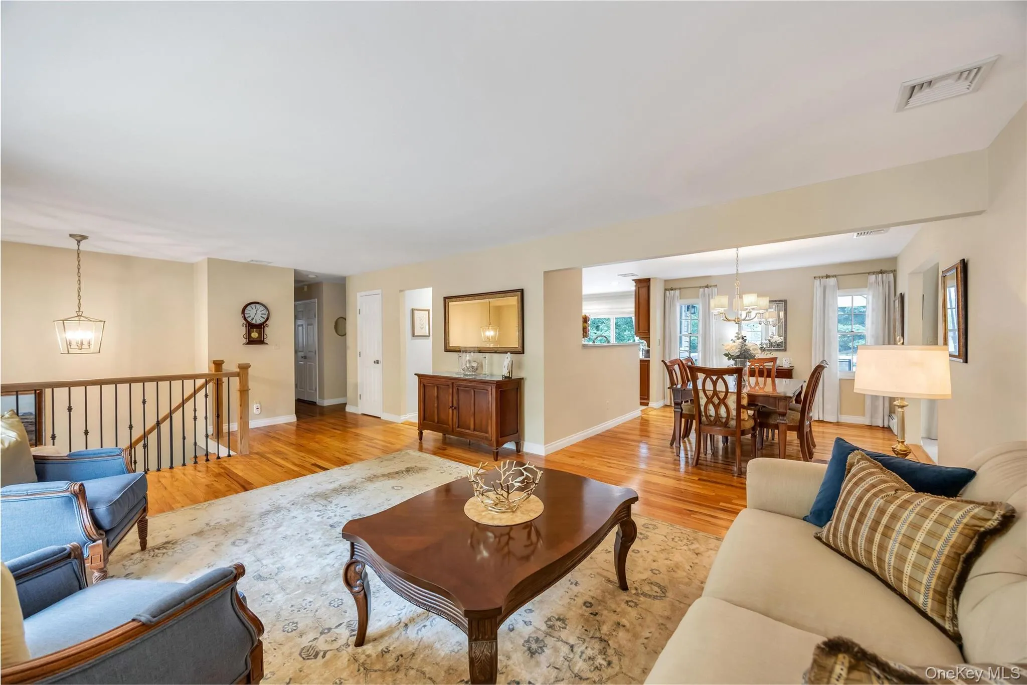4 Long Hill Road, Smithtown, NY, 5 Bedrooms Bedrooms, 9 Rooms Rooms,3 BathroomsBathrooms,Residential,For Rent,Long Hill,0,1016495 4 Long Hill Road, Smithtown, NY, 5 Bedrooms Bedrooms, 9 Rooms Rooms,3 BathroomsBathrooms,Residential,For Rent,Long Hill,0,1016495