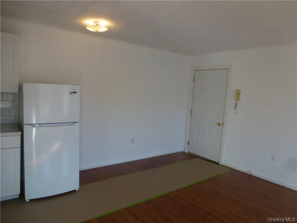 1217 Main Street, Yorktown, NY, 1 Bedroom Bedrooms, 3 Rooms Rooms,1 BathroomBathrooms,Residential Lease,For Rent,Main,0,1016496 1217 Main Street, Yorktown, NY, 1 Bedroom Bedrooms, 3 Rooms Rooms,1 BathroomBathrooms,Residential Lease,For Rent,Main,0,1016496