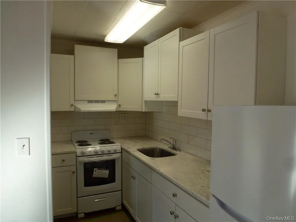 1217 Main Street, Yorktown, NY, 1 Bedroom Bedrooms, 3 Rooms Rooms,1 BathroomBathrooms,Residential Lease,For Rent,Main,0,1016496 1217 Main Street, Yorktown, NY, 1 Bedroom Bedrooms, 3 Rooms Rooms,1 BathroomBathrooms,Residential Lease,For Rent,Main,0,1016496