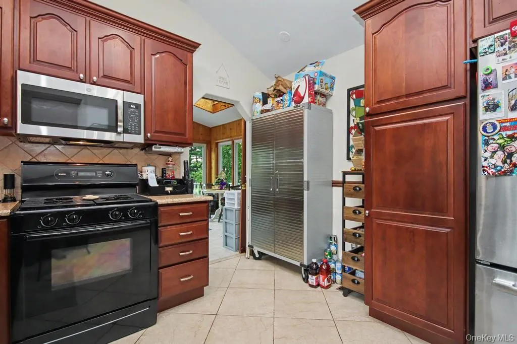 237 Pine Grove Road, Middletown, NY, 3 Bedrooms Bedrooms, 8 Rooms Rooms,1 BathroomBathrooms,Residential,For Rent,Pine Grove,0,KEY1016497 237 Pine Grove Road, Middletown, NY, 3 Bedrooms Bedrooms, 8 Rooms Rooms,1 BathroomBathrooms,Residential,For Rent,Pine Grove,0,KEY1016497