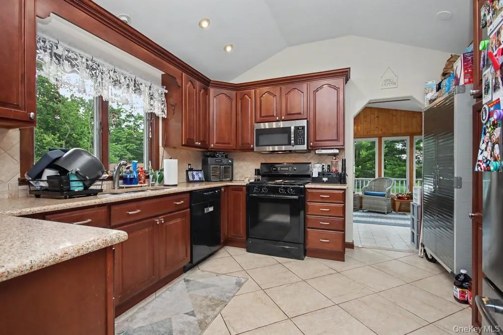 237 Pine Grove Road, Middletown, NY, 3 Bedrooms Bedrooms, 8 Rooms Rooms,1 BathroomBathrooms,Residential,For Rent,Pine Grove,0,KEY1016497 237 Pine Grove Road, Middletown, NY, 3 Bedrooms Bedrooms, 8 Rooms Rooms,1 BathroomBathrooms,Residential,For Rent,Pine Grove,0,KEY1016497