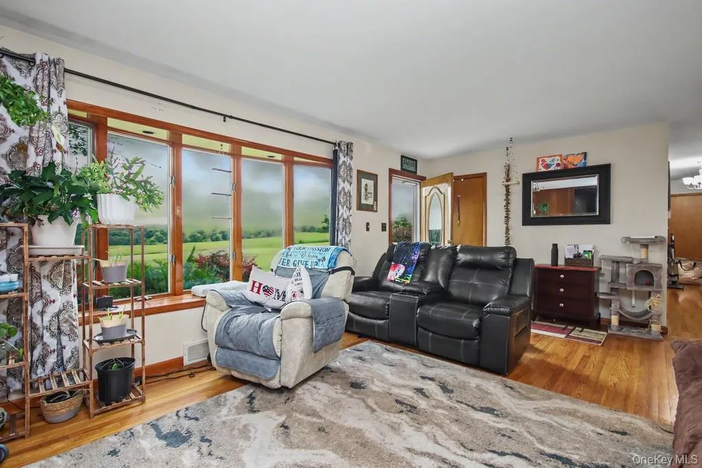 237 Pine Grove Road, Middletown, NY, 3 Bedrooms Bedrooms, 8 Rooms Rooms,1 BathroomBathrooms,Residential,For Rent,Pine Grove,0,KEY1016497 237 Pine Grove Road, Middletown, NY, 3 Bedrooms Bedrooms, 8 Rooms Rooms,1 BathroomBathrooms,Residential,For Rent,Pine Grove,0,KEY1016497