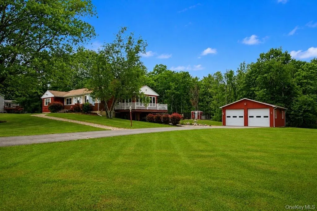 237 Pine Grove Road, Middletown, NY, 3 Bedrooms Bedrooms, 8 Rooms Rooms,1 BathroomBathrooms,Residential,For Rent,Pine Grove,0,KEY1016497 237 Pine Grove Road, Middletown, NY, 3 Bedrooms Bedrooms, 8 Rooms Rooms,1 BathroomBathrooms,Residential,For Rent,Pine Grove,0,KEY1016497