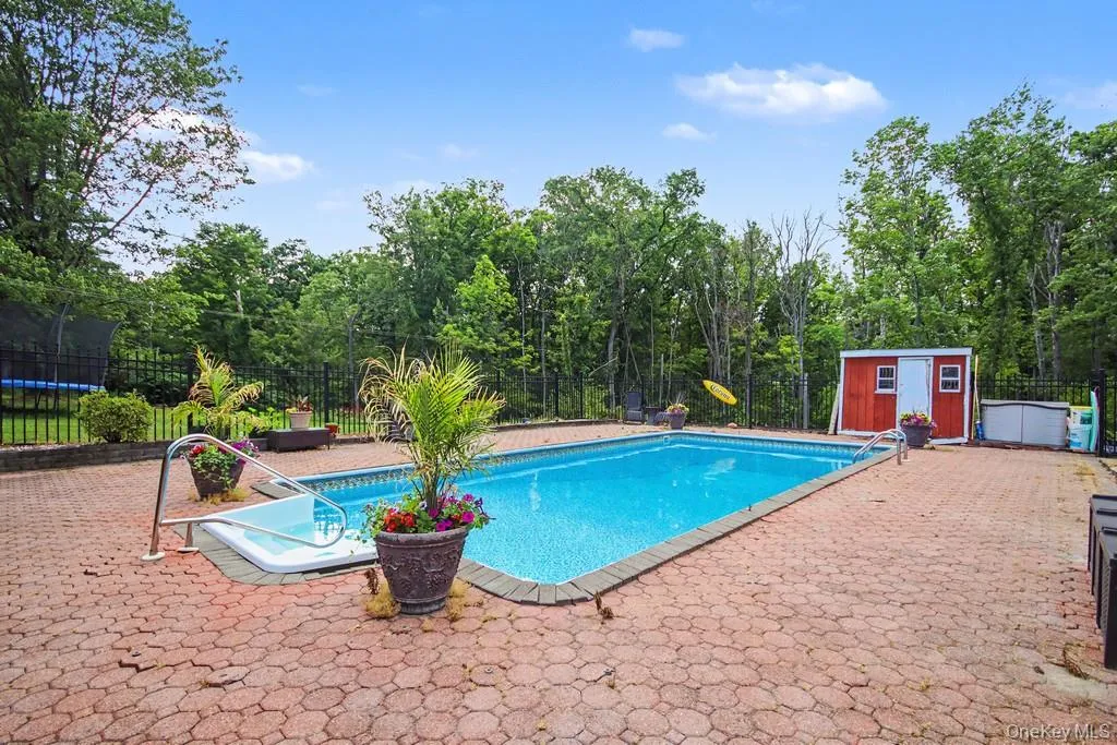 237 Pine Grove Road, Middletown, NY, 3 Bedrooms Bedrooms, 8 Rooms Rooms,1 BathroomBathrooms,Residential,For Rent,Pine Grove,0,KEY1016497 237 Pine Grove Road, Middletown, NY, 3 Bedrooms Bedrooms, 8 Rooms Rooms,1 BathroomBathrooms,Residential,For Rent,Pine Grove,0,KEY1016497
