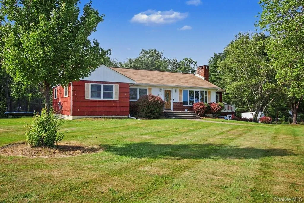 237 Pine Grove Road, Middletown, NY, 3 Bedrooms Bedrooms, 8 Rooms Rooms,1 BathroomBathrooms,Residential,For Rent,Pine Grove,0,KEY1016497 237 Pine Grove Road, Middletown, NY, 3 Bedrooms Bedrooms, 8 Rooms Rooms,1 BathroomBathrooms,Residential,For Rent,Pine Grove,0,KEY1016497