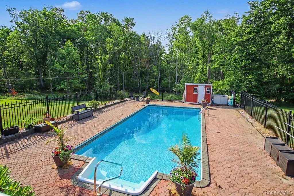 237 Pine Grove Road, Middletown, NY, 3 Bedrooms Bedrooms, 8 Rooms Rooms,1 BathroomBathrooms,Residential,For Rent,Pine Grove,0,KEY1016497 237 Pine Grove Road, Middletown, NY, 3 Bedrooms Bedrooms, 8 Rooms Rooms,1 BathroomBathrooms,Residential,For Rent,Pine Grove,0,KEY1016497