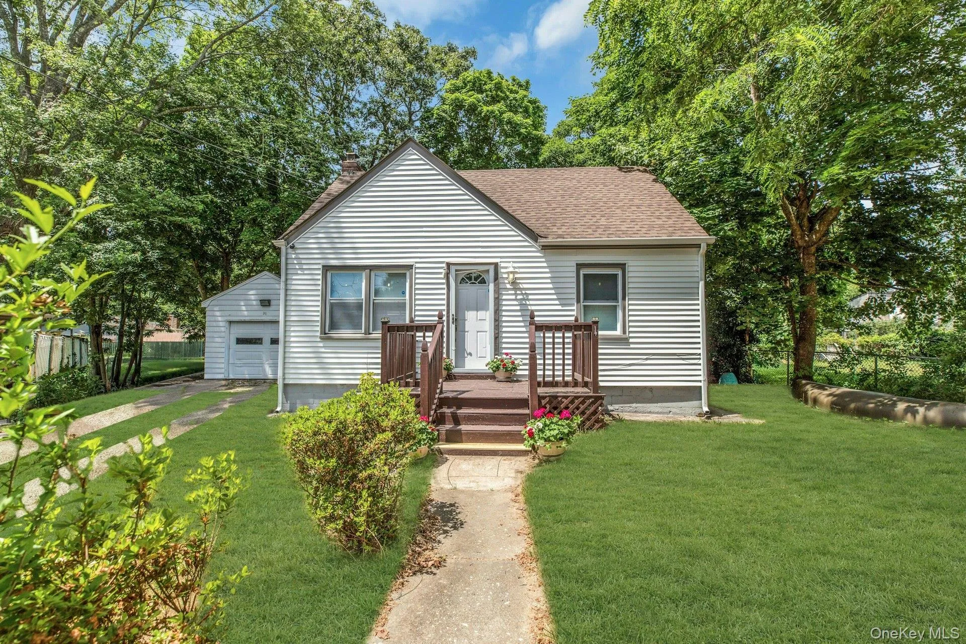 96 Washington Drive, Brookhaven, NY, 3 Bedrooms Bedrooms, 5 Rooms Rooms,1 BathroomBathrooms,Residential,For Rent,Washington,0,1016500 96 Washington Drive, Brookhaven, NY, 3 Bedrooms Bedrooms, 5 Rooms Rooms,1 BathroomBathrooms,Residential,For Rent,Washington,0,1016500