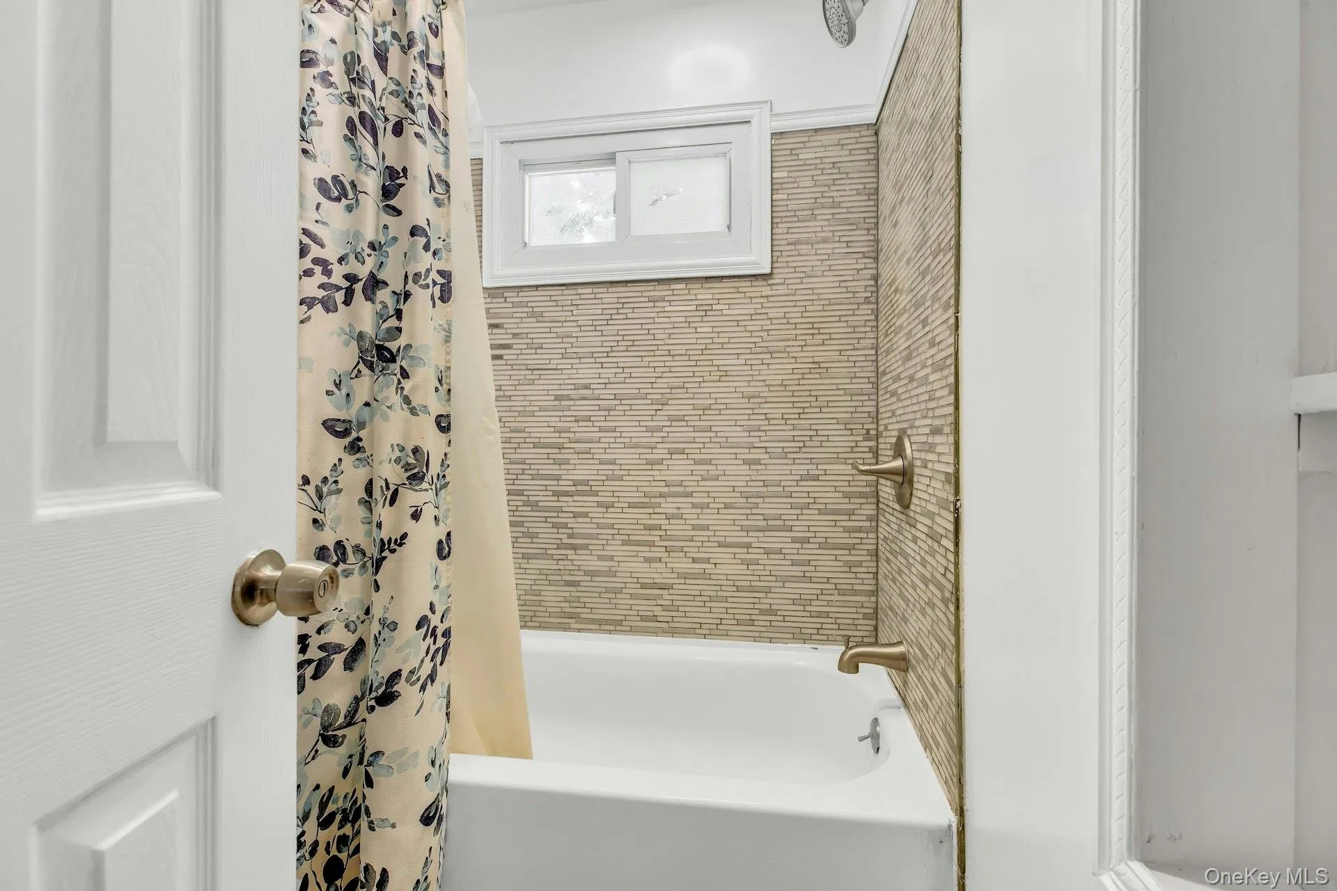 96 Washington Drive, Brookhaven, NY, 3 Bedrooms Bedrooms, 5 Rooms Rooms,1 BathroomBathrooms,Residential,For Rent,Washington,0,KEY1016500 96 Washington Drive, Brookhaven, NY, 3 Bedrooms Bedrooms, 5 Rooms Rooms,1 BathroomBathrooms,Residential,For Rent,Washington,0,KEY1016500