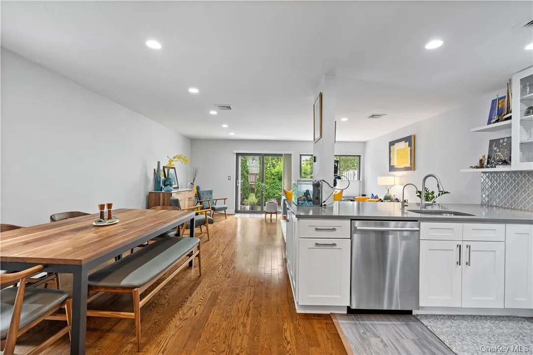 17 Top Of The Rdg, Rye Town, NY, 2 Bedrooms Bedrooms, 6 Rooms Rooms,2 BathroomsBathrooms,Residential Lease,For Rent,Top Of The Rdg,0,1016501 17 Top Of The Rdg, Rye Town, NY, 2 Bedrooms Bedrooms, 6 Rooms Rooms,2 BathroomsBathrooms,Residential Lease,For Rent,Top Of The Rdg,0,1016501