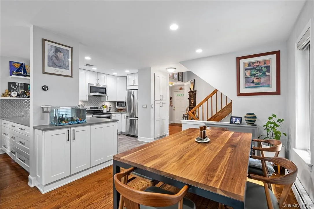 17 Top Of The Rdg, Rye Town, NY, 2 Bedrooms Bedrooms, 6 Rooms Rooms,2 BathroomsBathrooms,Residential Lease,For Rent,Top Of The Rdg,0,1016501 17 Top Of The Rdg, Rye Town, NY, 2 Bedrooms Bedrooms, 6 Rooms Rooms,2 BathroomsBathrooms,Residential Lease,For Rent,Top Of The Rdg,0,1016501