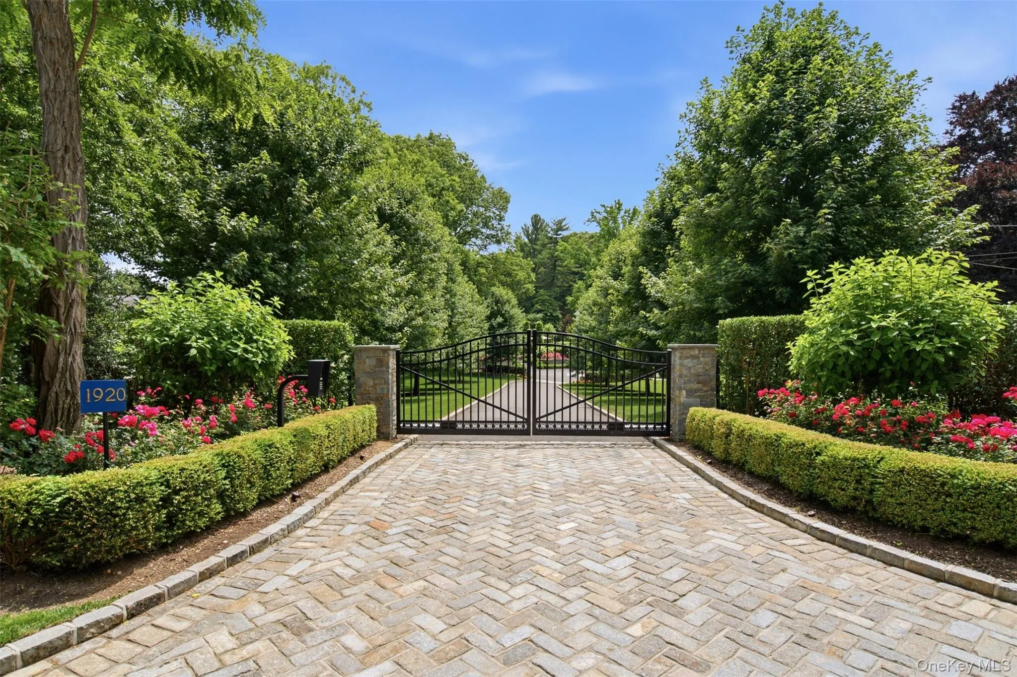 1920 Midlane, Oyster Bay, NY, 4 Bedrooms Bedrooms, 11 Rooms Rooms,3 BathroomsBathrooms,Residential,For Rent,Midlane,0,KEY1016504 1920 Midlane, Oyster Bay, NY, 4 Bedrooms Bedrooms, 11 Rooms Rooms,3 BathroomsBathrooms,Residential,For Rent,Midlane,0,KEY1016504
