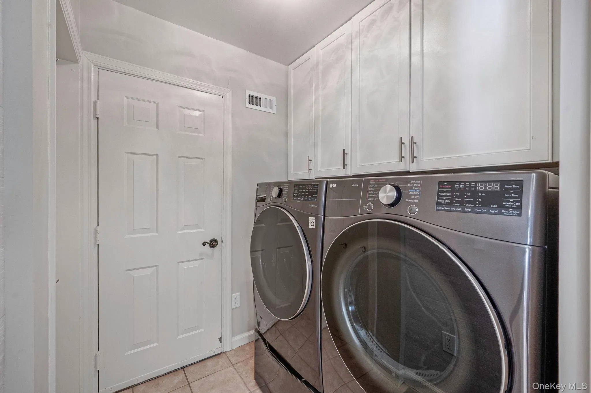 Mud Room/Laundry Mud Room/Laundry