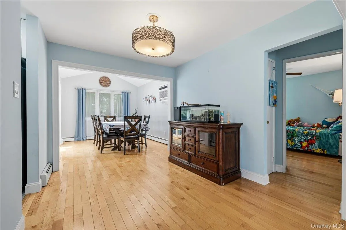 512 Farmranch Road, Oyster Bay, NY, 3 Bedrooms Bedrooms, 7 Rooms Rooms,1 BathroomBathrooms,Residential,For Rent,Farmranch,0,KEY1016513 512 Farmranch Road, Oyster Bay, NY, 3 Bedrooms Bedrooms, 7 Rooms Rooms,1 BathroomBathrooms,Residential,For Rent,Farmranch,0,KEY1016513