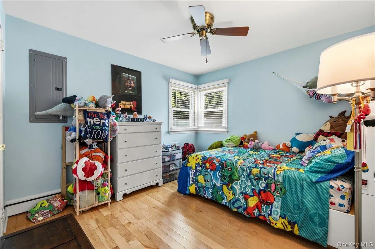 512 Farmranch Road, Oyster Bay, NY, 3 Bedrooms Bedrooms, 7 Rooms Rooms,1 BathroomBathrooms,Residential,For Rent,Farmranch,0,KEY1016513 512 Farmranch Road, Oyster Bay, NY, 3 Bedrooms Bedrooms, 7 Rooms Rooms,1 BathroomBathrooms,Residential,For Rent,Farmranch,0,KEY1016513