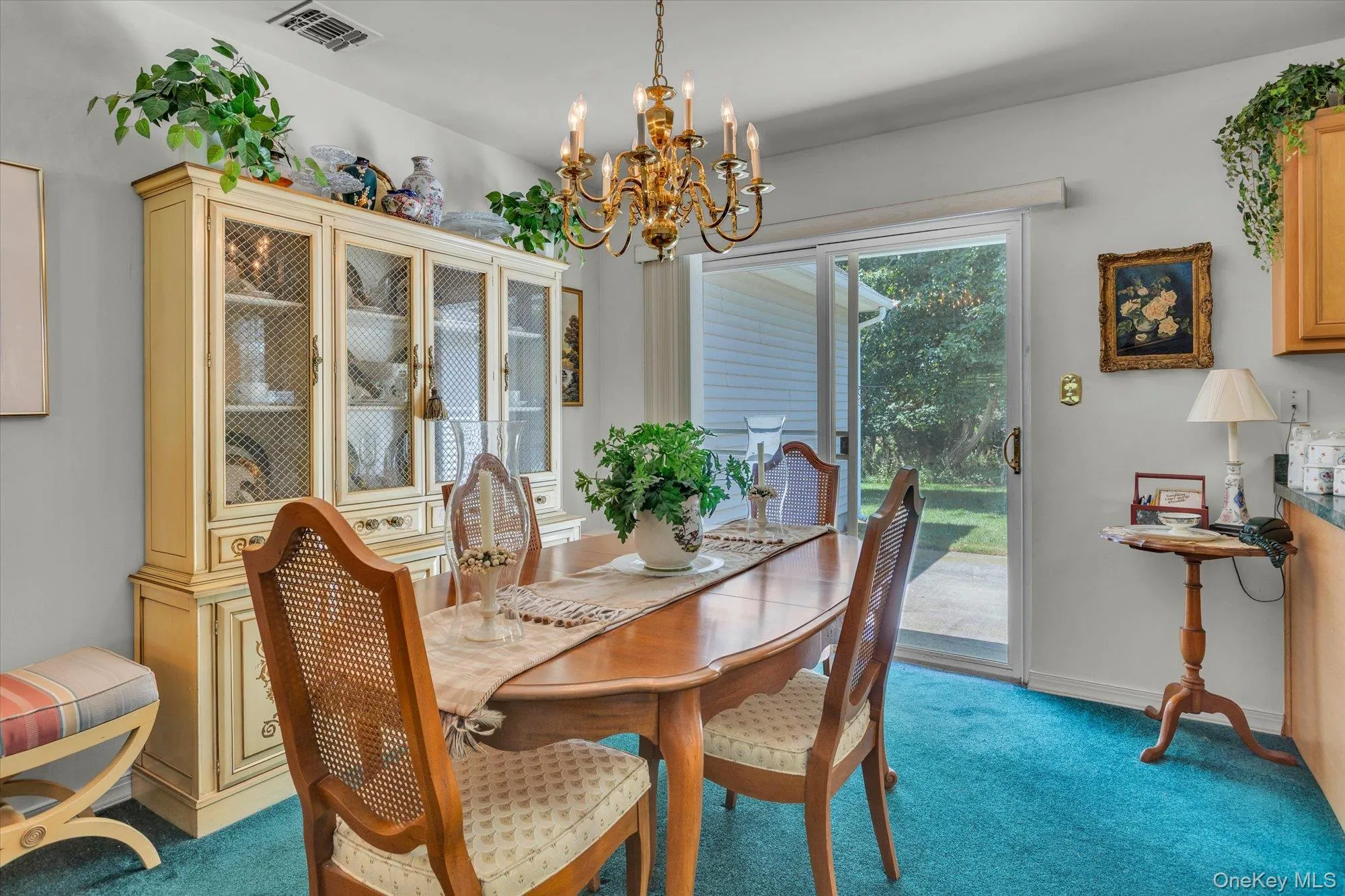 Dining Room. Access to the back patio and back yard. Dining Room. Access to the back patio and back yard.
