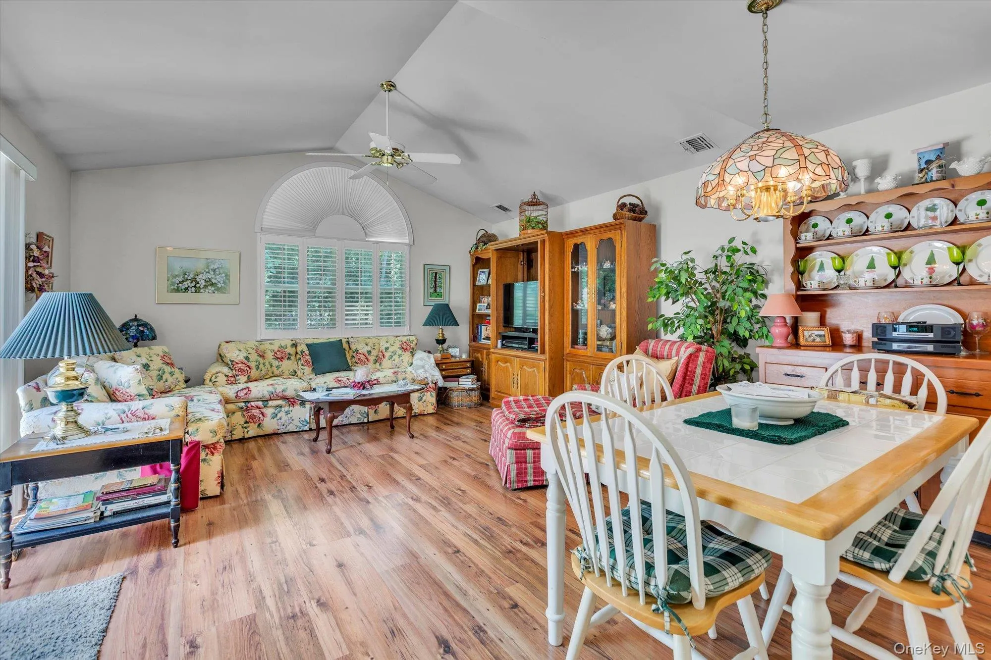 Family Room. Spacious. High ceiling and plenty of natural light. Family Room. Spacious. High ceiling and plenty of natural light.