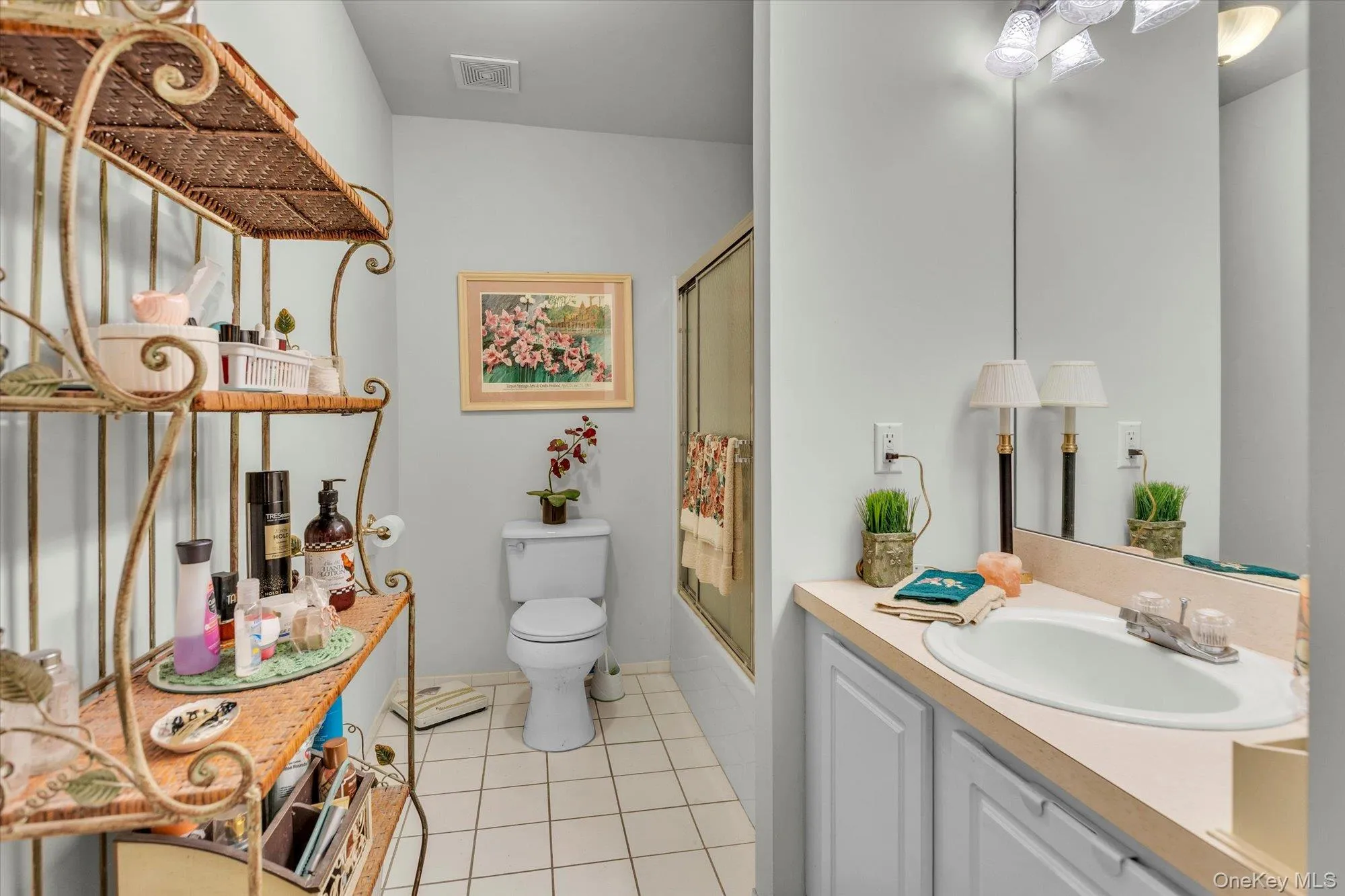 First floor bathroom. First floor bathroom.
