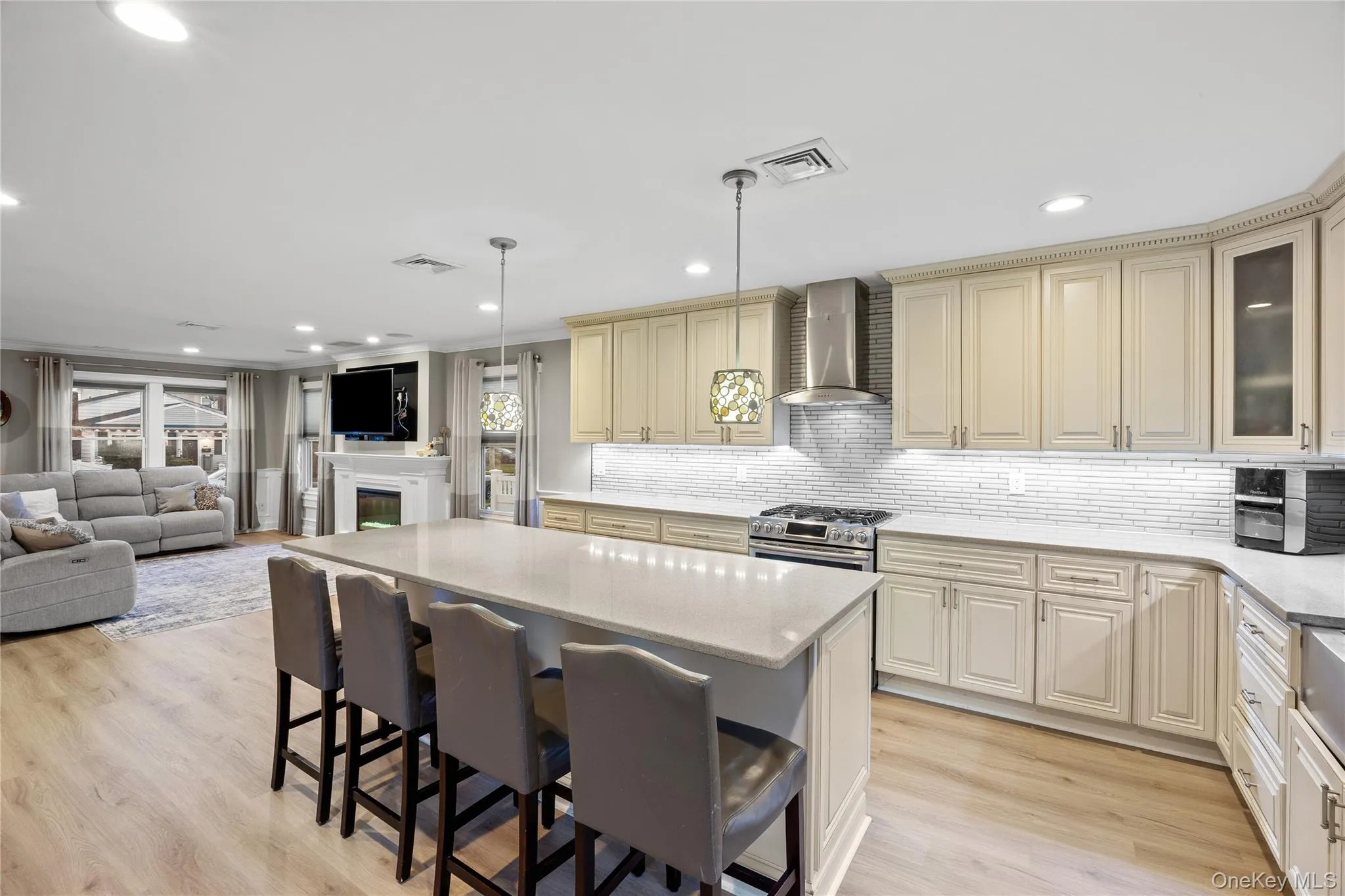 122 Linton Avenue, Babylon, NY, 4 Bedrooms Bedrooms, 9 Rooms Rooms,2 BathroomsBathrooms,Residential,For Rent,Linton,0,KEY1016531 122 Linton Avenue, Babylon, NY, 4 Bedrooms Bedrooms, 9 Rooms Rooms,2 BathroomsBathrooms,Residential,For Rent,Linton,0,KEY1016531
