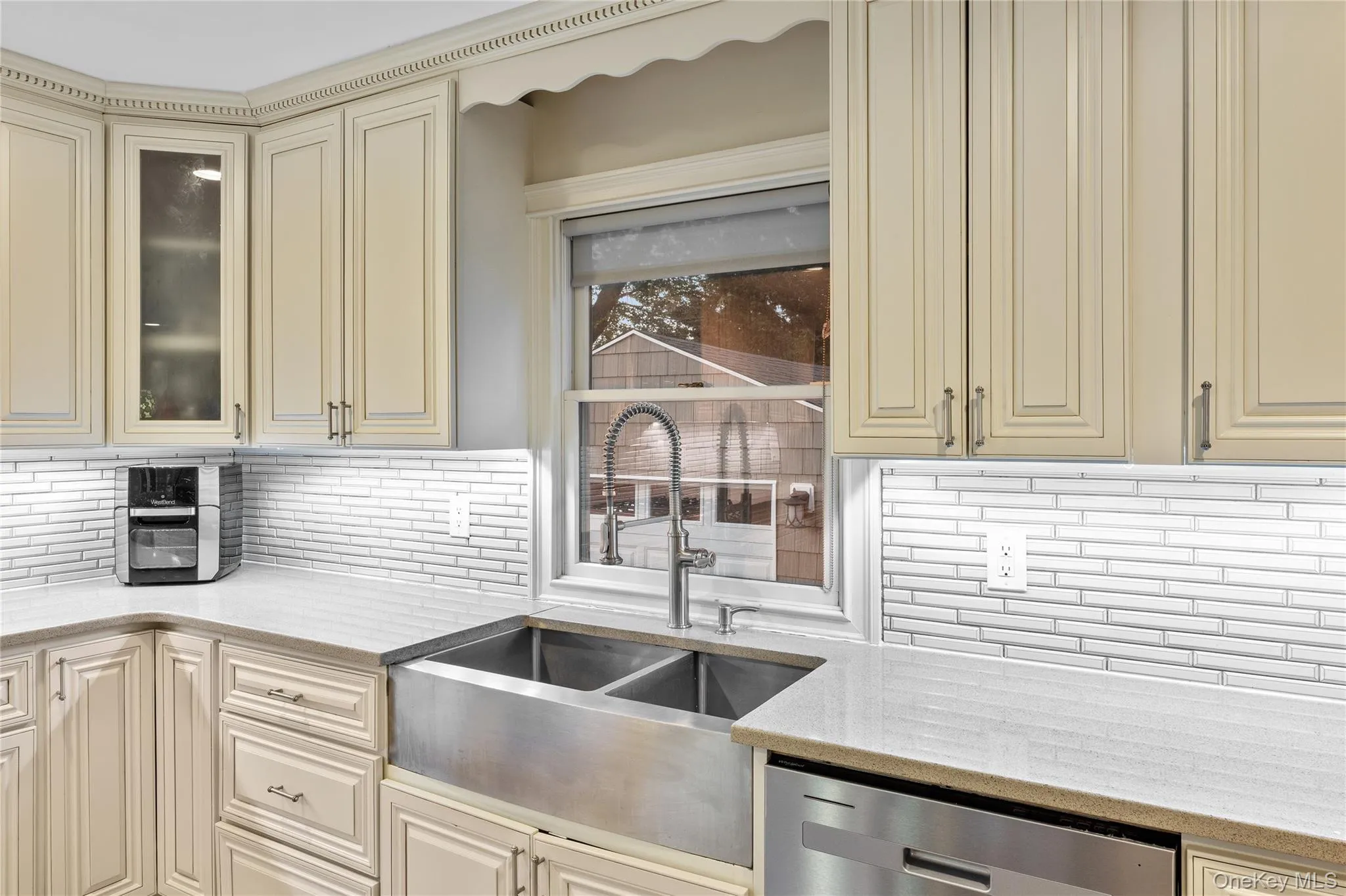 122 Linton Avenue, Babylon, NY, 4 Bedrooms Bedrooms, 9 Rooms Rooms,2 BathroomsBathrooms,Residential,For Rent,Linton,0,KEY1016531 122 Linton Avenue, Babylon, NY, 4 Bedrooms Bedrooms, 9 Rooms Rooms,2 BathroomsBathrooms,Residential,For Rent,Linton,0,KEY1016531