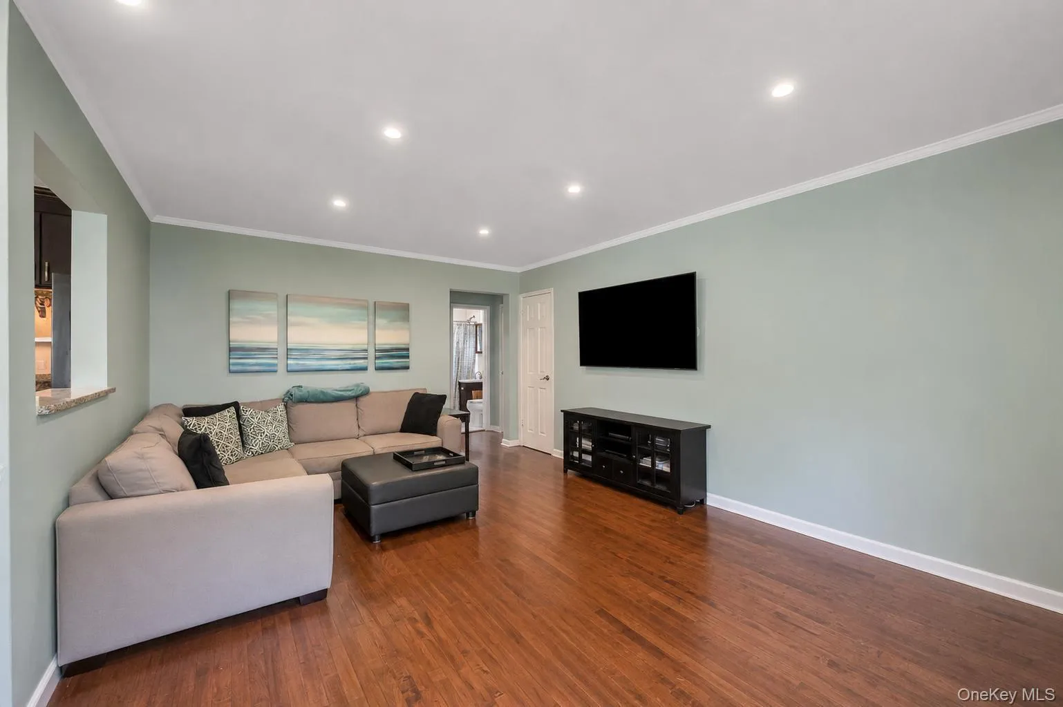 75 Edwards Street, North Hempstead, NY, 1 Bedroom Bedrooms, 4 Rooms Rooms,1 BathroomBathrooms,Residential,For Rent,Edwards,0,KEY1016533 75 Edwards Street, North Hempstead, NY, 1 Bedroom Bedrooms, 4 Rooms Rooms,1 BathroomBathrooms,Residential,For Rent,Edwards,0,KEY1016533
