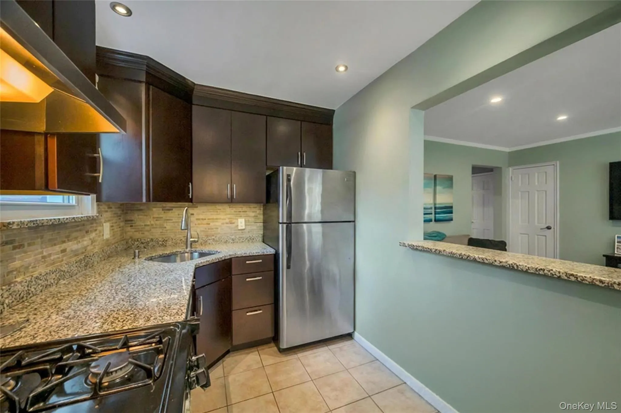 75 Edwards Street, North Hempstead, NY, 1 Bedroom Bedrooms, 4 Rooms Rooms,1 BathroomBathrooms,Residential,For Rent,Edwards,0,KEY1016533 75 Edwards Street, North Hempstead, NY, 1 Bedroom Bedrooms, 4 Rooms Rooms,1 BathroomBathrooms,Residential,For Rent,Edwards,0,KEY1016533
