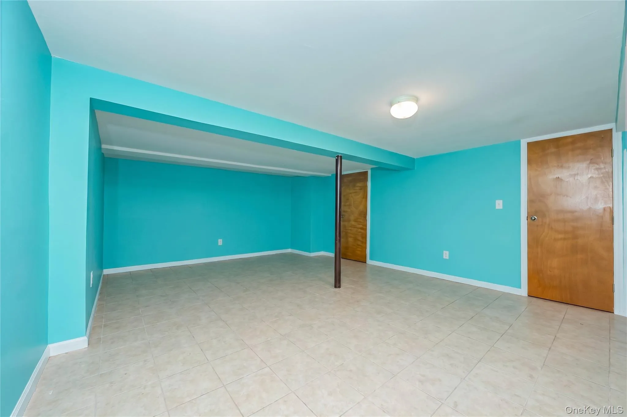 Photographs have been digitally edited to remove furniture. Both furnished and digitally unfurnished images are provided to help illustrate the size, layout, and potential of the rooms. Photographs have been digitally edited to remove furniture. Both furnished and digitally unfurnished images are provided to help illustrate the size, layout, and potential of the rooms.